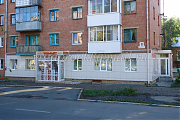 Парикмахерская и офисные помещения в жилом доме по ул. Московская, 8.